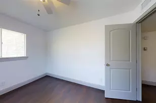 404 E 9th St, Dallas, TX 75203 - Photo 9