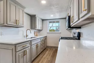 2410 Northumberland Dr, Garland, TX 75041 - Photo 9