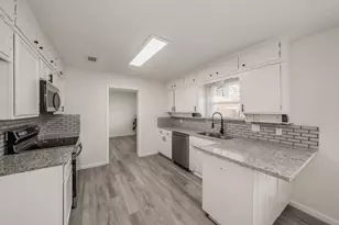 1921 Guinevere St, Arlington, TX 76014 - Photo 11