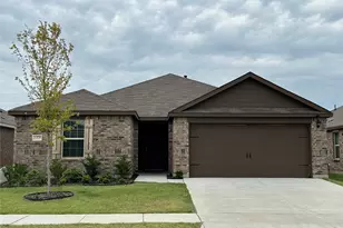 1329 Skyline Dr, Denton, TX 76207 - Photo 1