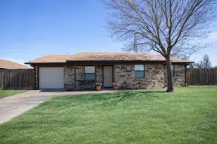 111 Candlestick Dr, Graham, TX 76450 - Photo 1