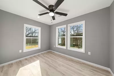 108 E 9th Street, Valley Mills, TX 76689 - Photo 9