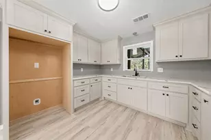 108 E 9th St, Valley Mills, TX 76689 - Photo 7