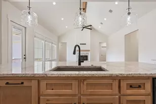 800 Forward Pass Dr, Hewitt, TX 76643 - Photo 13