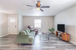 720 Sandstone Dr, Fort Worth, TX 76120 - Photo 5