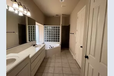 834 San Clemente, Irving, TX 75039 - Photo 9