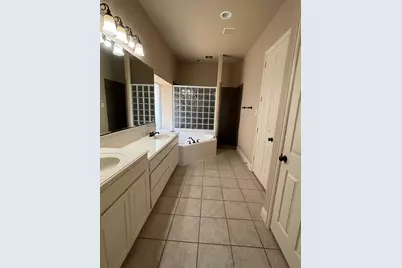 834 San Clemente, Irving, TX 75039 - Photo 7