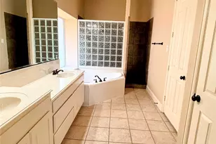 834 San Clemente, Irving, TX 75039 - Photo 3