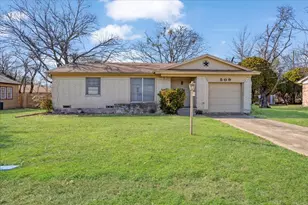 509 Lipscomb St, Bonham, TX 75418 - Photo 1