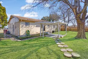 509 Lipscomb St, Bonham, TX 75418 - Photo 23