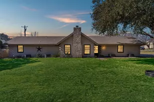 6325 Circo Dr, Granbury, TX 76049 - Photo 3