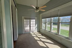 300 S Oak St, Lorena, TX 76655 - Photo 9
