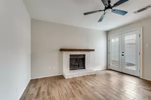 2321 Torrington Dr, Arlington, TX 76012 - Photo 5