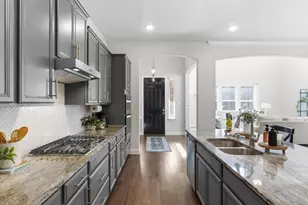 12744 Mercer Pkwy, Farmers Branch, TX 75234 - Photo 9