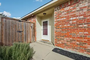 2009 Hearthside Ln, Garland, TX 75044 - Photo 3