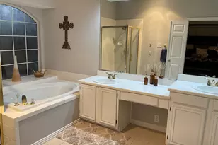 2102 Hunter Pl Ln, Arlington, TX 76006 - Photo 11