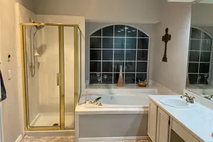 2102 Hunter Pl Ln, Arlington, TX 76006 - Photo 13