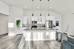 4621 Collins Ave, Dallas, TX 75210 - Photo 3