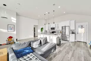 4621 Collins Ave, Dallas, TX 75210 - Photo 5