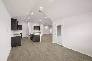 2607 Streamside Dr, Burleson, TX 76028 - Photo 9