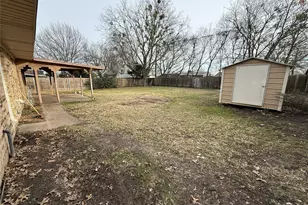 415 W Highland Dr, Whitewright, TX 75491 - Photo 29