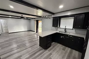 415 W Highland Dr, Whitewright, TX 75491 - Photo 9