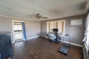 1109 W Elm St, Breckenridge, TX 76424 - Photo 9