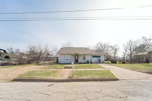 1109 W Elm St, Breckenridge, TX 76424 - Photo 25