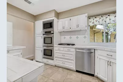 108 Wellesley Drive, Irving, TX 75062 - Photo 15