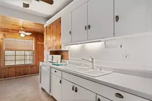 2619 S Adams St, Fort Worth, TX 76110 - Photo 15