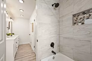 1720 Schumac Ln, Bedford, TX 76022 - Photo 23