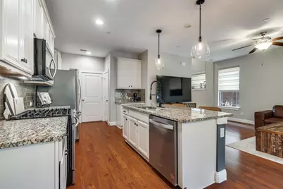 1011 Brook Hollow Drive, Euless, TX 76039 - Photo 11