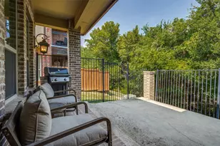 1011 Brook Hollow Dr, Euless, TX 76039 - Photo 23