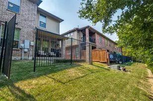 1011 Brook Hollow Dr, Euless, TX 76039 - Photo 25