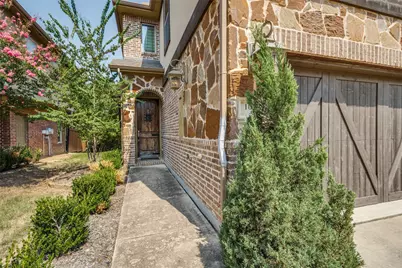 1011 Brook Hollow Drive, Euless, TX 76039 - Photo 3