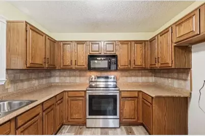 758 Red Oak Drive, Lewisville, TX 75067 - Photo 5