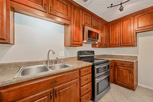 402 Phillips St, Mansfield, TX 76063 - Photo 9