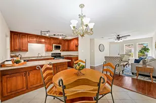 402 Phillips St, Mansfield, TX 76063 - Photo 5