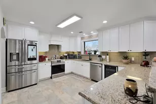 5014 Largo Dr, Granbury, TX 76049 - Photo 11