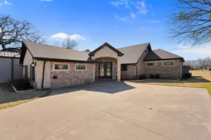 5014 Largo Dr, Granbury, TX 76049 - Photo 1