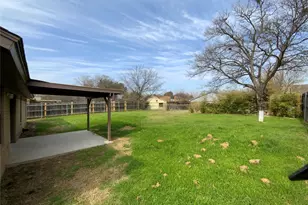 7605 Lisa Ct, Fort Worth, TX 76112 - Photo 13