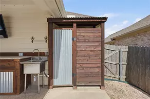 9912 Houston Dr, Waco, TX 76712 - Photo 21