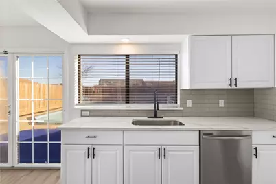 314 Southerland Avenue, Mesquite, TX 75150 - Photo 5