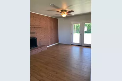 2105 W Pearl Street, Granbury, TX 76048 - Photo 7