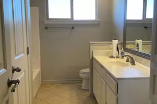 2105 W Pearl St, Granbury, TX 76048 - Photo 15