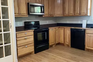 2105 W Pearl St, Granbury, TX 76048 - Photo 5