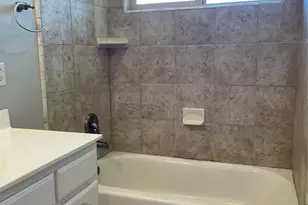 2105 W Pearl St, Granbury, TX 76048 - Photo 13