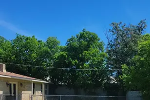 2105 W Pearl St, Granbury, TX 76048 - Photo 21