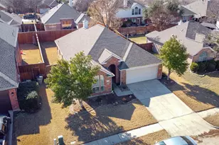 1036 Wagon Trail Dr, Little Elm, TX 75068 - Photo 9