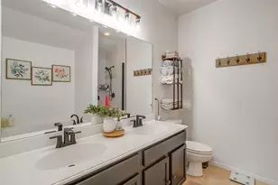 1911 Castaway Dr, Dallas, TX 75051 - Photo 29